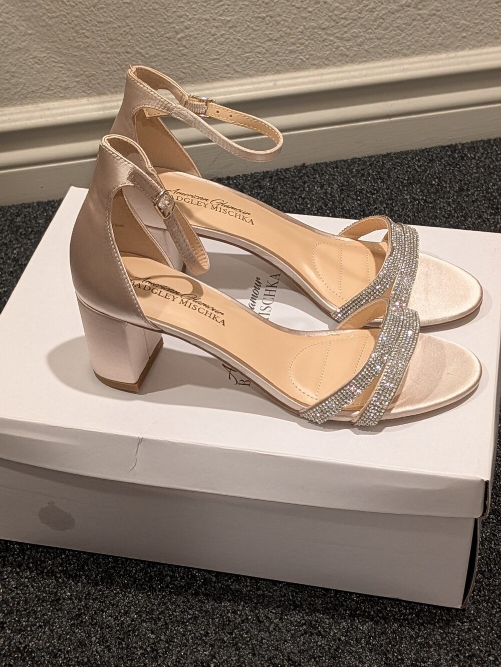 Badgley Mischka Champagne Satin Block Heel Sandal with Crystal Straps Size 7 - Picture 9 of 9